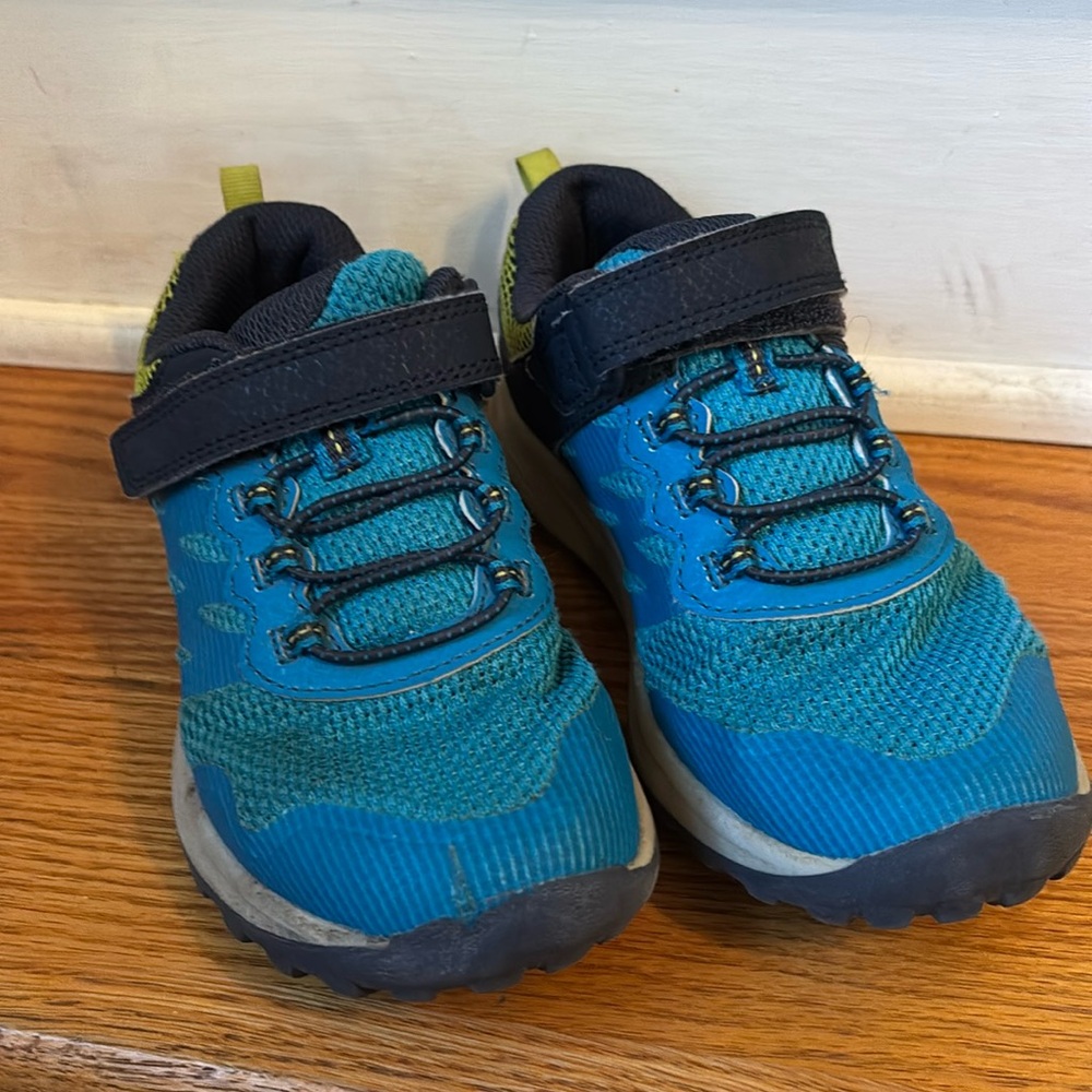 Merrell sneakers size 2